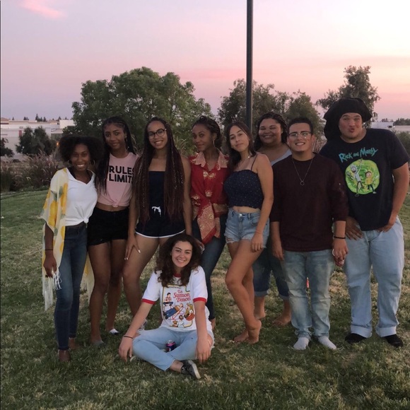 Meet your Posher, Brianna - Picture 1 of 4